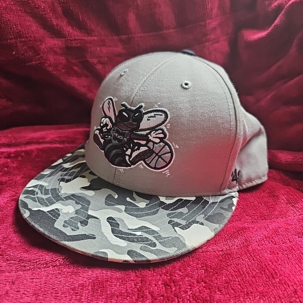 Vintage 47 Hardwood Classics Charlotte Hornets Snapback White Gray Black Hat